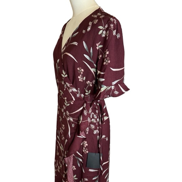 LULUS Wild Winds Burgundy Floral Print High-Low Wrap
Dress size M Party Date NWT - Picture 10 of 14